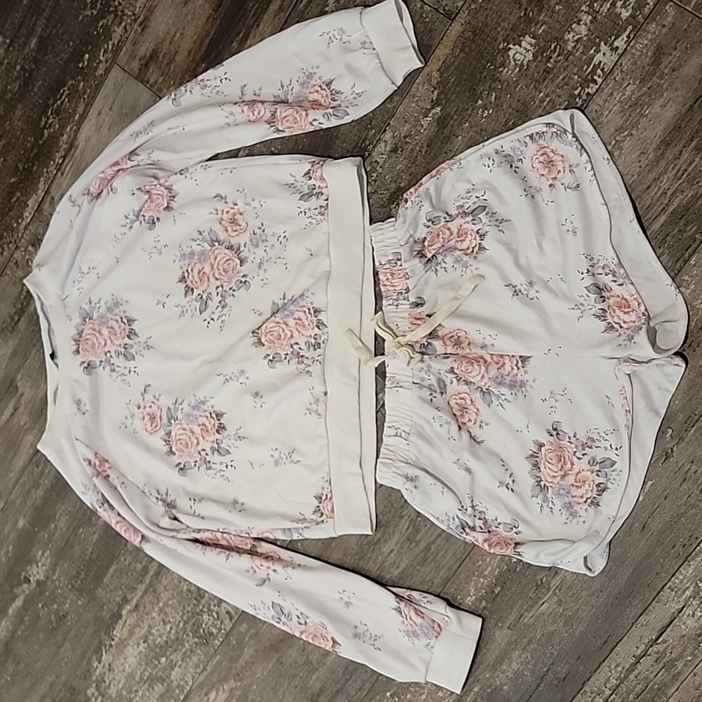 Size Large floral set